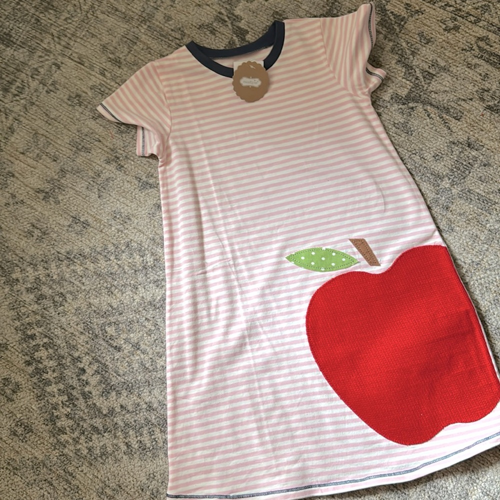 New with tags! Mudpie Apple dress